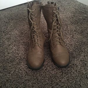 Brown Lace up Boots
